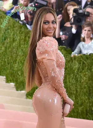 Beyonce / beyoncenavago nude photo #0946