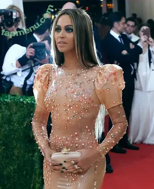 Beyonce / beyoncenavago nude photo #0948
