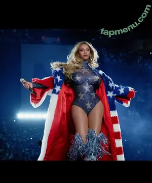Beyonce / beyoncenavago nude photo #1430