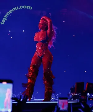 Beyonce / beyoncenavago nude photo #1435