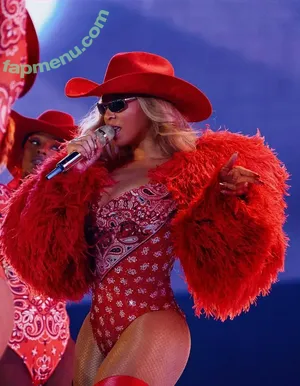 Beyonce / beyoncenavago nude photo #1449