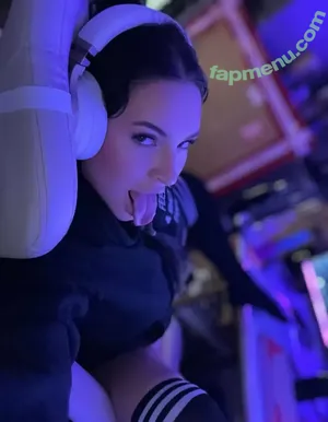 bhvnofficial / bevnofficial nude photo #0008