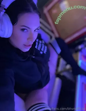 bhvnofficial / bevnofficial nude photo #0011