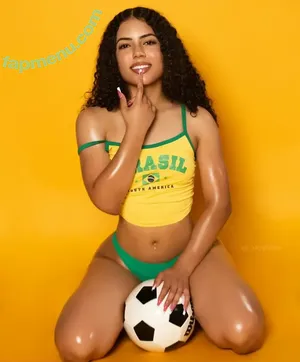 Big Booty Brazilian Freak / rvhkel nude photo #0005