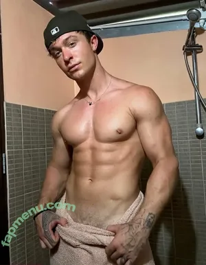 bigbulgetom / guy_bulge nude photo #0009