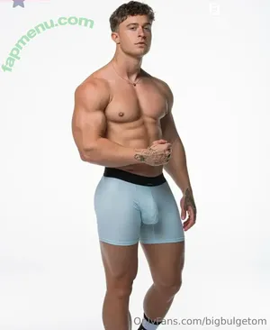 bigbulgetom / guy_bulge nude photo #0002