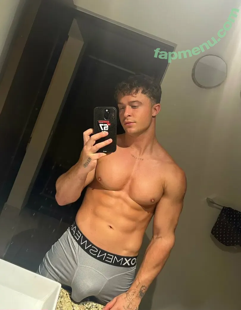 bigbulgetom nude photo #0005 (guy_bulge)
