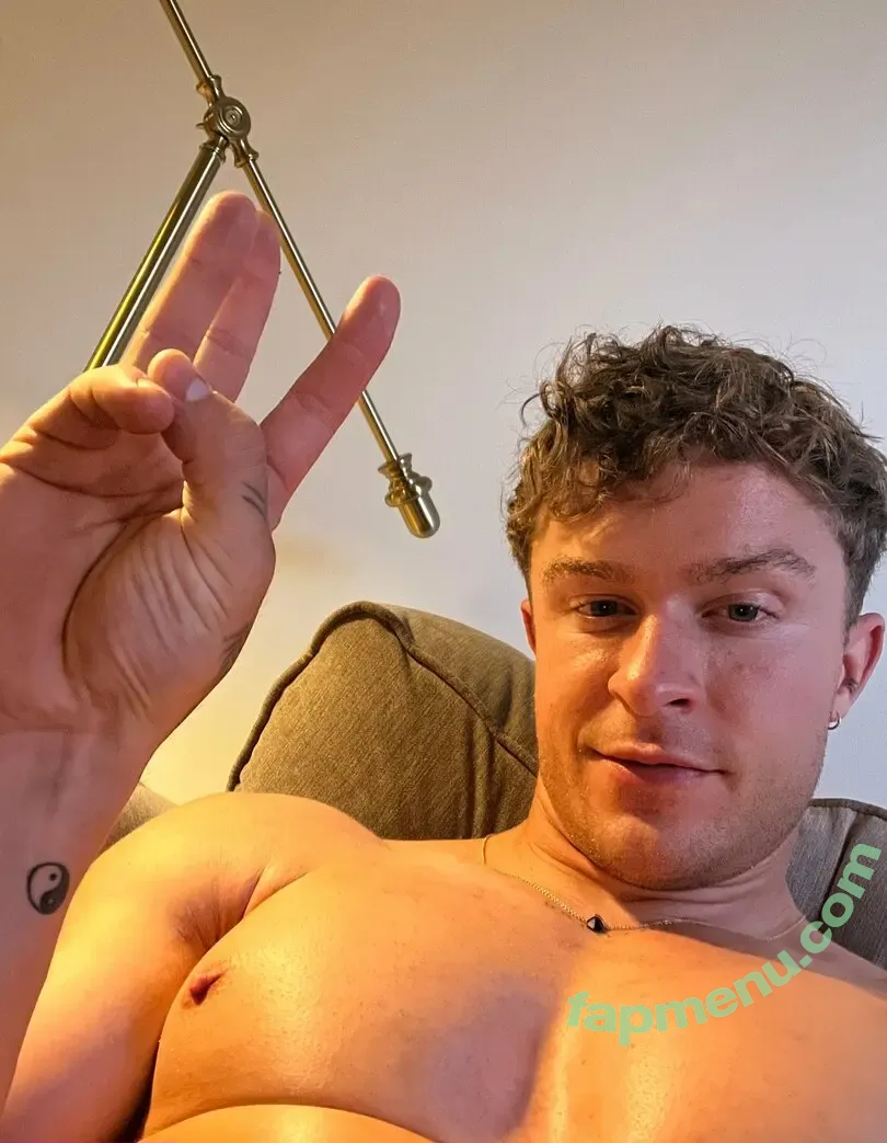 bigbulgetom nude photo #0010 (guy_bulge)