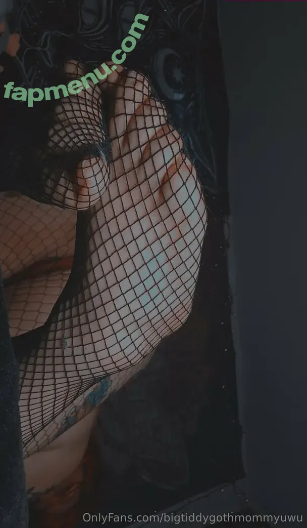 bigtiddygothmommyuwu nude photo #0013 (bigtiddygothmommyuwu)