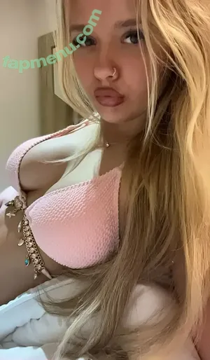 billiej.x / bslinkss nude photo #0005