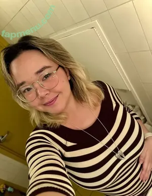 bingsuccino / 852579257 / mrs lagoon nude photo #0088