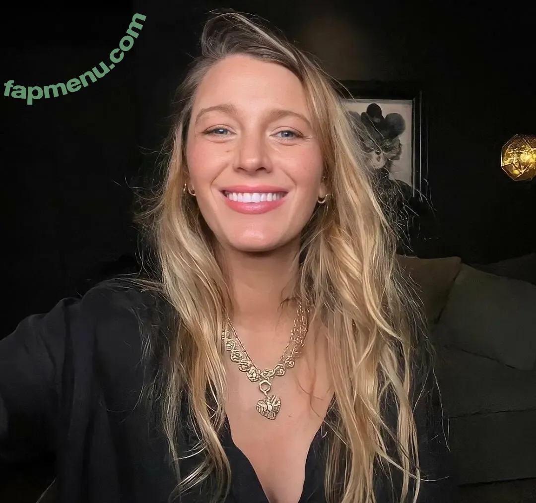 Blake Lively nude photo #1524 (blakelively)