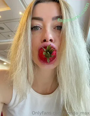  nude photo #0003