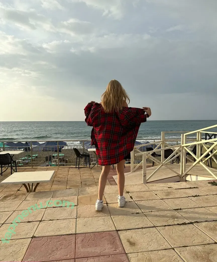 blonde_vivi nude photo #0030 (blonde_vivi)