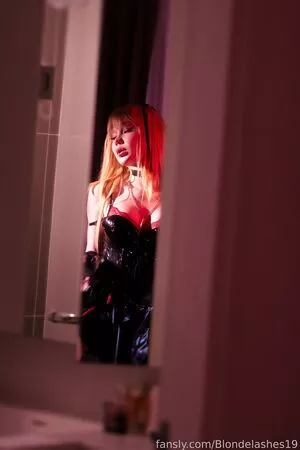 Blondelashes19 / oralstrawberry nude photo #0738