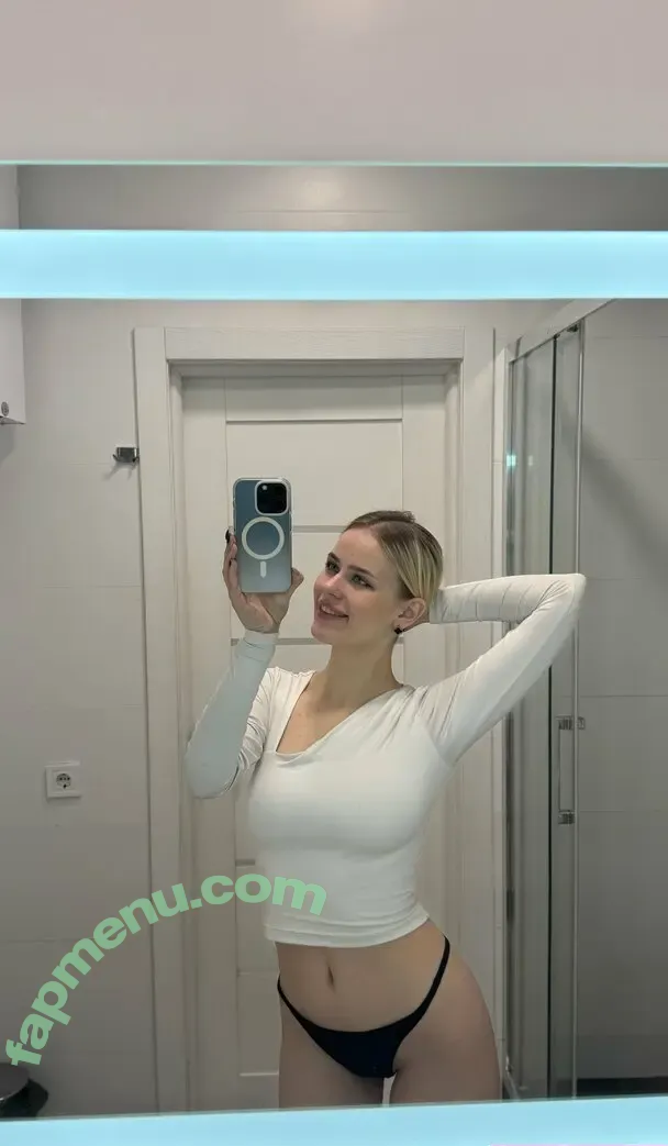 blondiepolly nude photo #0060 (blondiepolly)