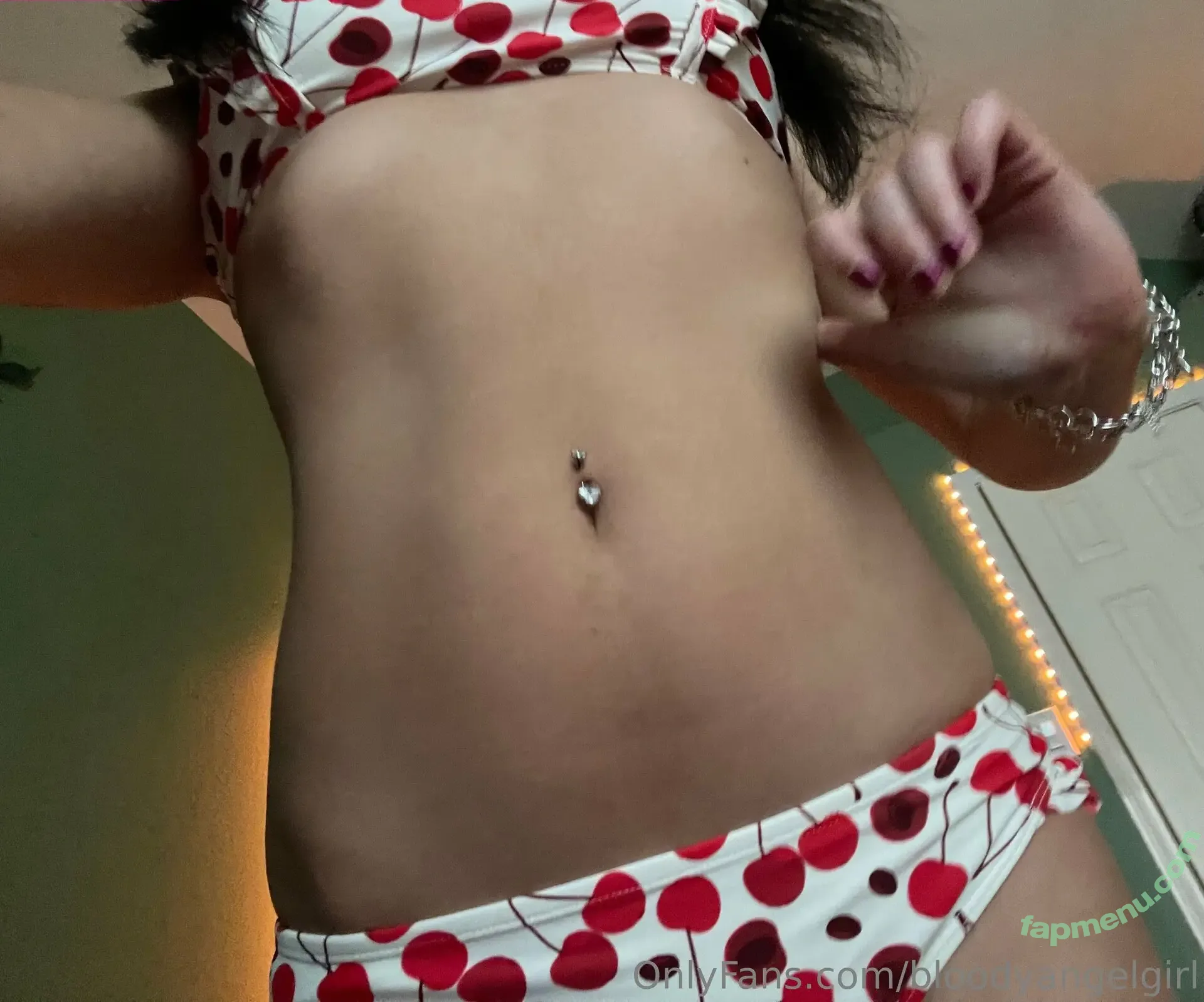 bloodyangelgirl nude photo #0019 (reallifebloodyangel)