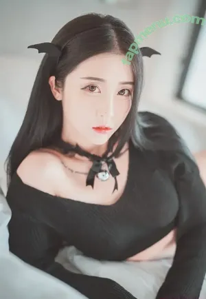  nude photo #0007