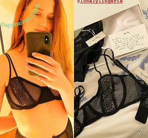 Bonnie Wright / thisisbwright nude photo #0209