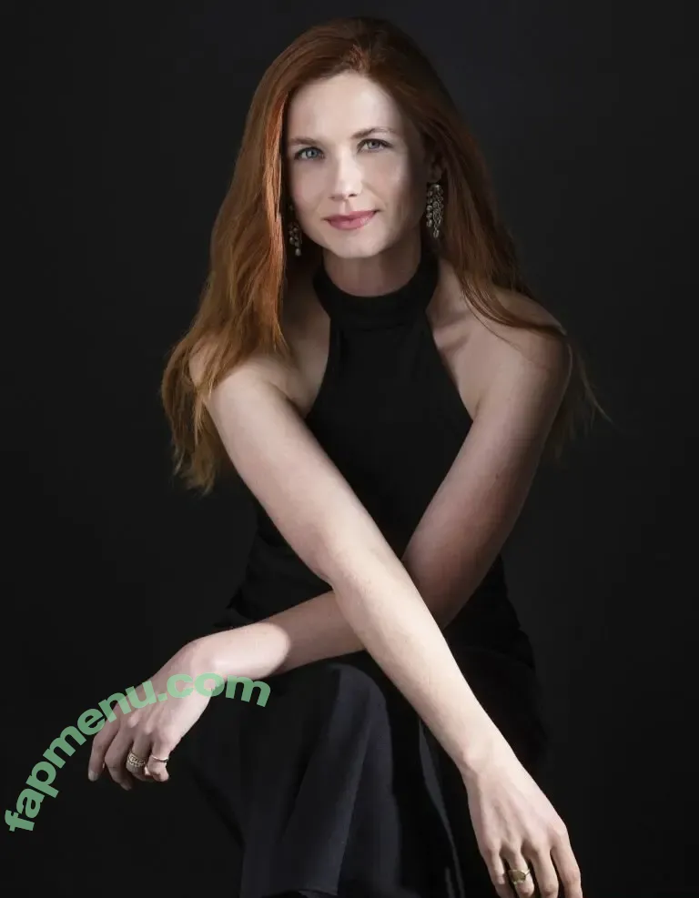 Bonnie Wright nude photo #0215 (thisisbwright)