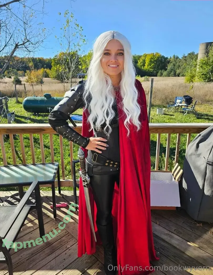 bookwyvern nude photo #0007 (eleyna.bookwyvern)
