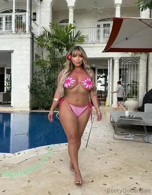 bootyqueenbae / araqueenbae nude photo #0301