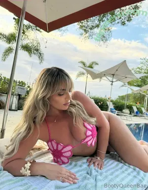 bootyqueenbae / araqueenbae nude photo #0304