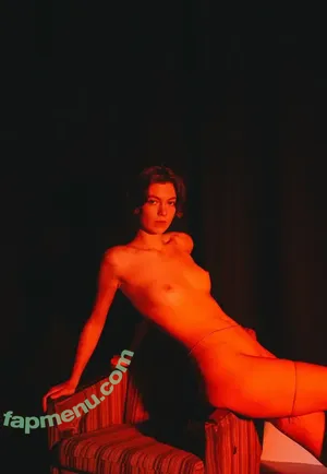 Bornin60s nude photo #0001