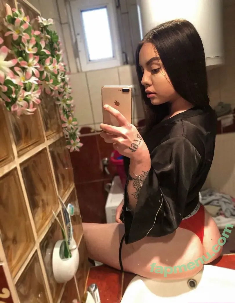 Bozsokii Barbi nude photo #0015 (bozsokiibarbi)