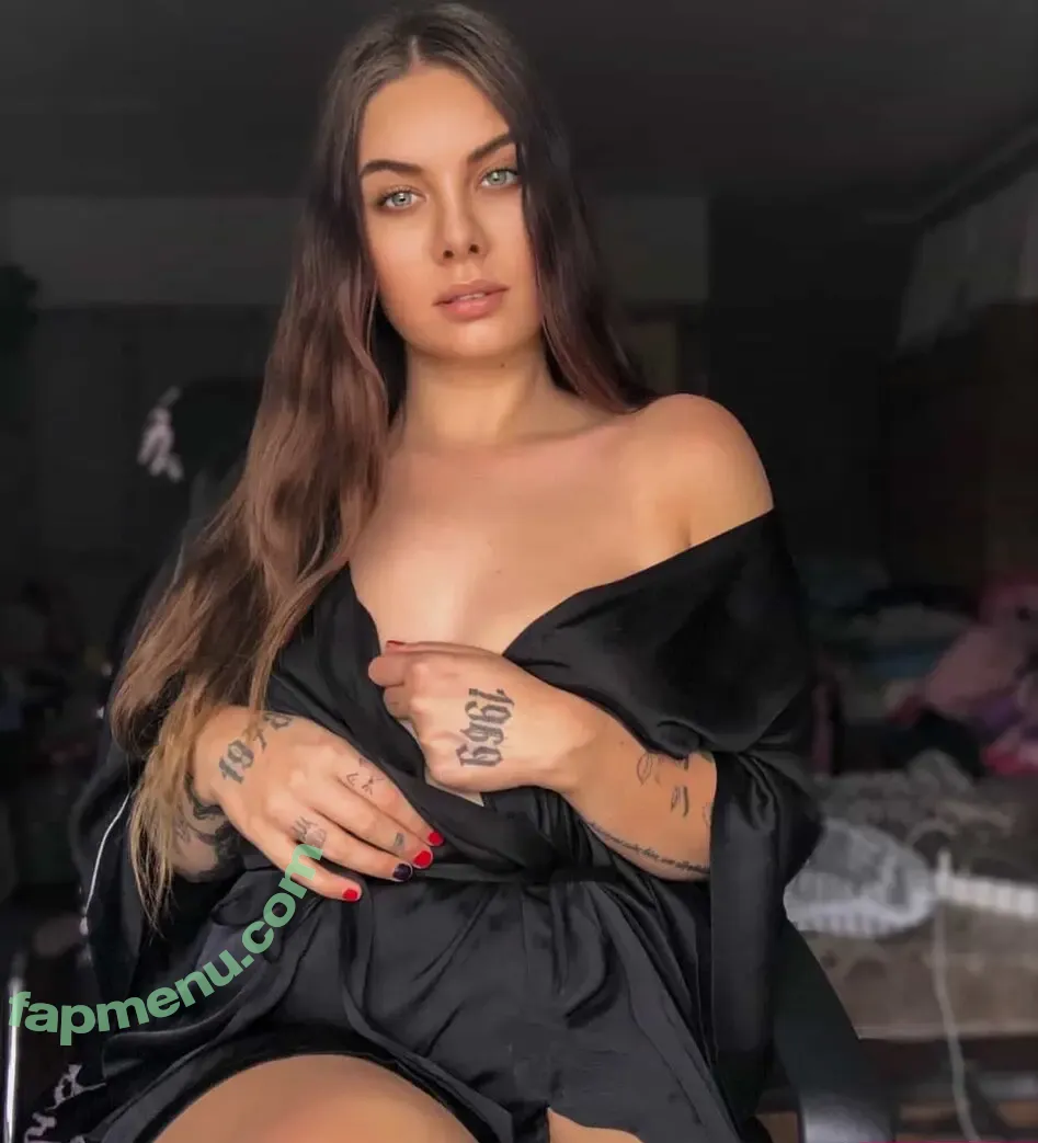 Bozsokii Barbi nude photo #0019 (bozsokiibarbi)