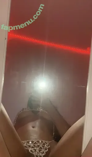 Bratmotel / satinbea nude photo #0017