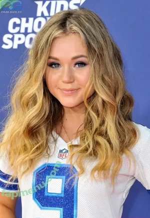 Brec Bassinger / brec_bassinger / brecbassinger nude photo #0527