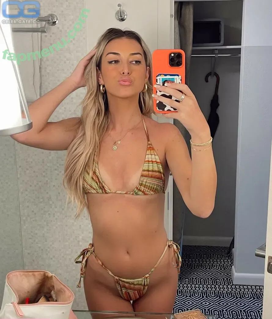 Briannalapaglia nude photo #0002 (Briannalapaglia)