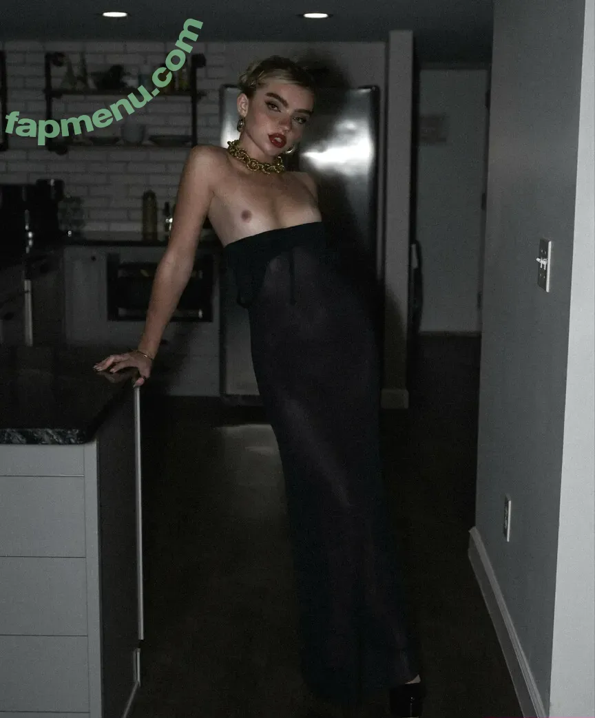 Brie Belle nude photo #0082 (blairesbigpp / briebellee)