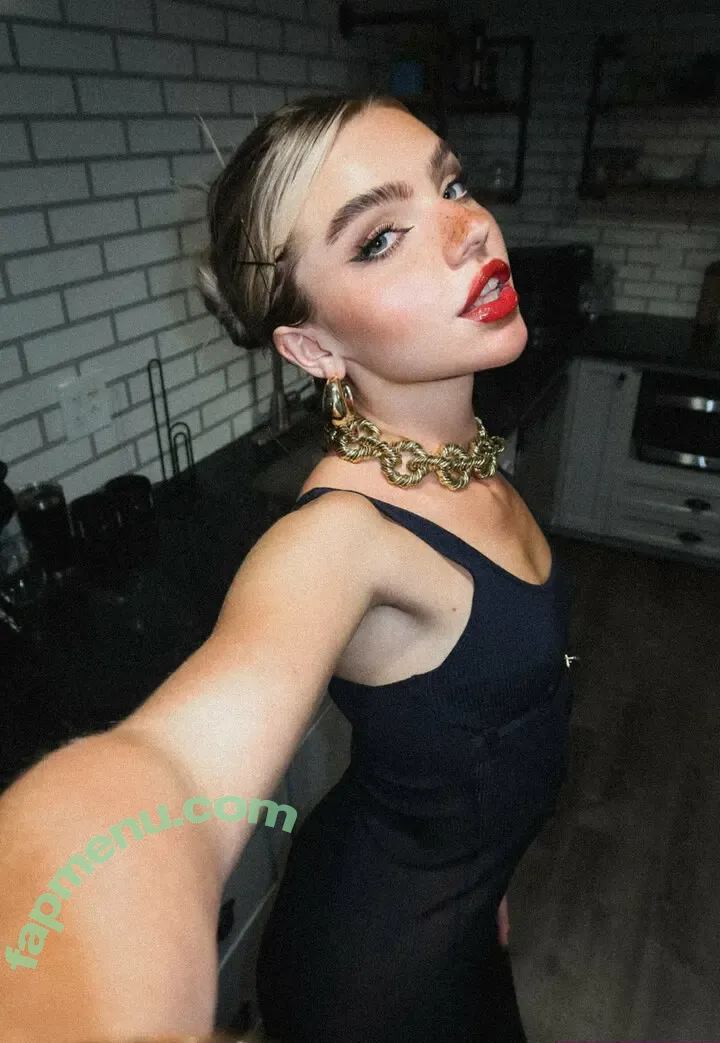 Brie Belle nude photo #0096 (blairesbigpp / briebellee)