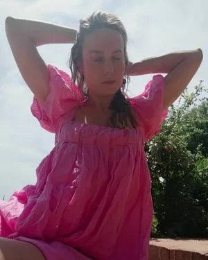 Brie Larson / brielarson nude photo #0322