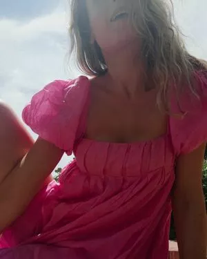 Brie Larson / brielarson nude photo #0324
