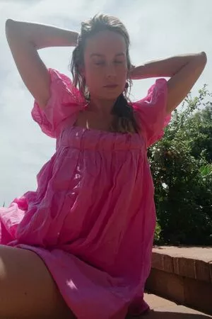 Brie Larson / brielarson nude photo #0327