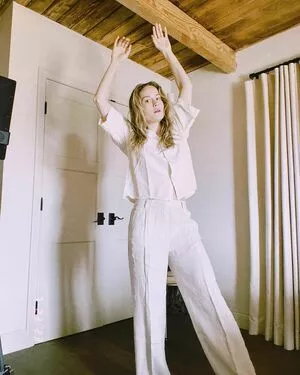 Brie Larson / brielarson nude photo #0334