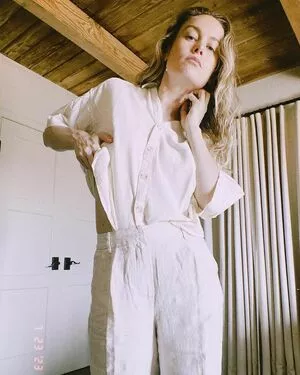 Brie Larson / brielarson nude photo #0337