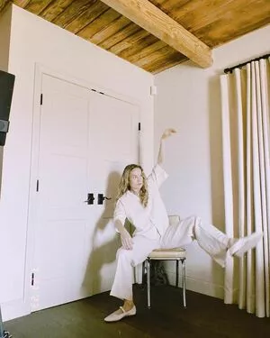 Brie Larson / brielarson nude photo #0338
