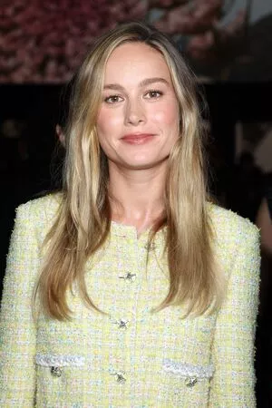 Brie Larson / brielarson nude photo #0372
