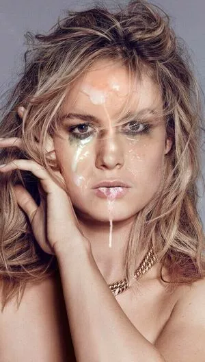Brie Larson / brielarson nude photo #0385