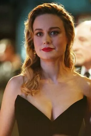 Brie Larson / brielarson nude photo #0422