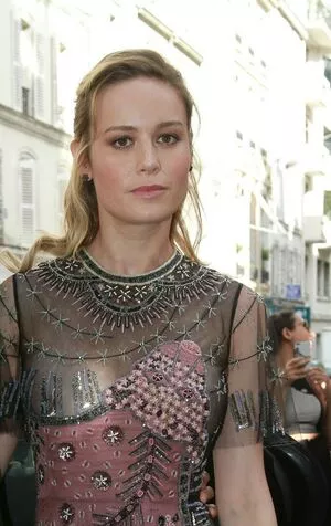 Brie Larson / brielarson nude photo #0459