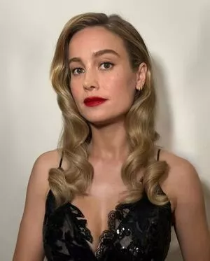 Brie Larson / brielarson nude photo #0474