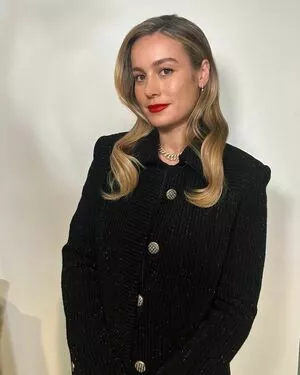 Brie Larson / brielarson nude photo #0476