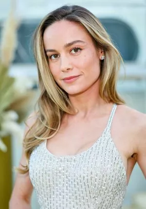 Brie Larson / brielarson nude photo #0487