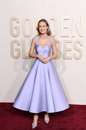 Brie Larson / brielarson nude photo #0534