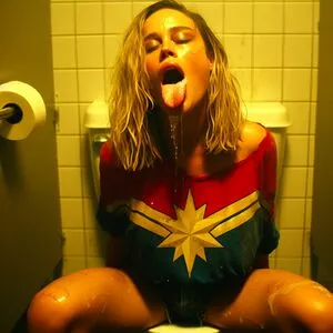 Brie Larson / brielarson nude photo #0550